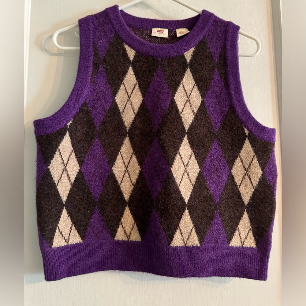 Levi’s Crop sweater